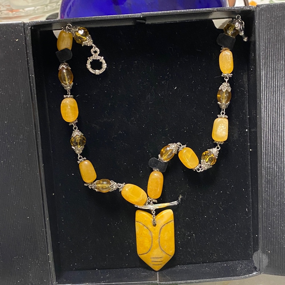 Vintage Yellow Beaded Necklace Pendant - Picture 4 of 9